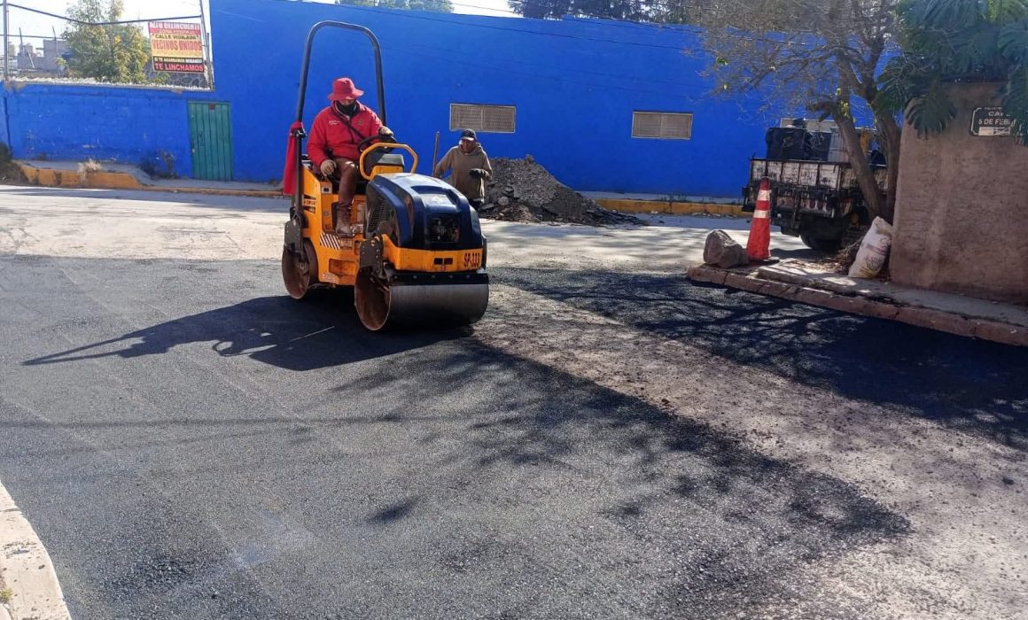 Gobierno de Cuautitlán Izcalli realiza trabajos de bacheo en diferentes vialidades para mejorar circulación
