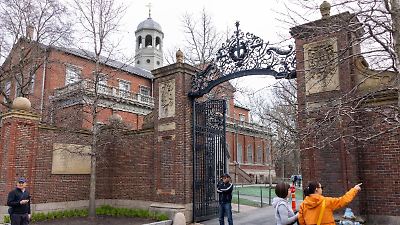 Gobierno de Trump acusa a Harvard de antisemitismo y amenaza con retirar financiamiento federal