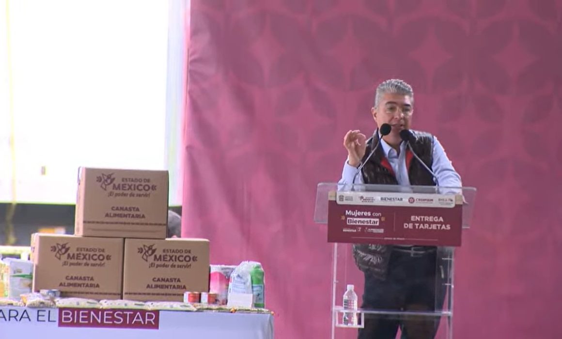 Gobierno del Estado de México reafirma apoyo a mujeres de Toluca con nueva entrega de tarjetas sociales