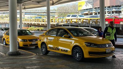 Gobierno federal analiza abrir AICM a taxis de aplicación para Mundial de futbol en 2026  