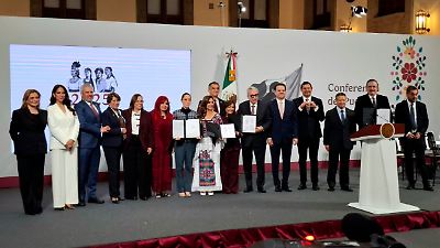 Gobierno federal firma convenios con 14 estados para lanzar  Polos de Desarrollo y atraer inversiones