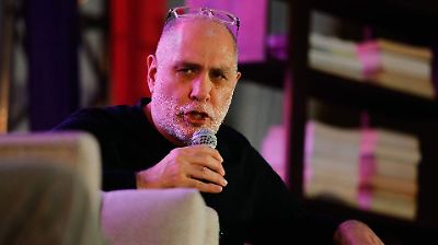 Guillermo Arriaga recuerda el estreno de “Amores perros” en Cannes hace 25 años: pensamos que nos había ido mal