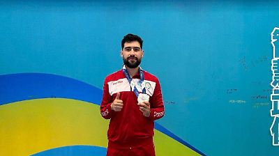 Héctor Solorio conquista la plata en kickboxing en Chengdú 2025 y reafirma el talento mexicano en el deporte internacional