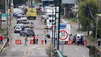 Habitantes de Ocoyoacac bloquean la México-Toluca por inundaciones sin atención oficial