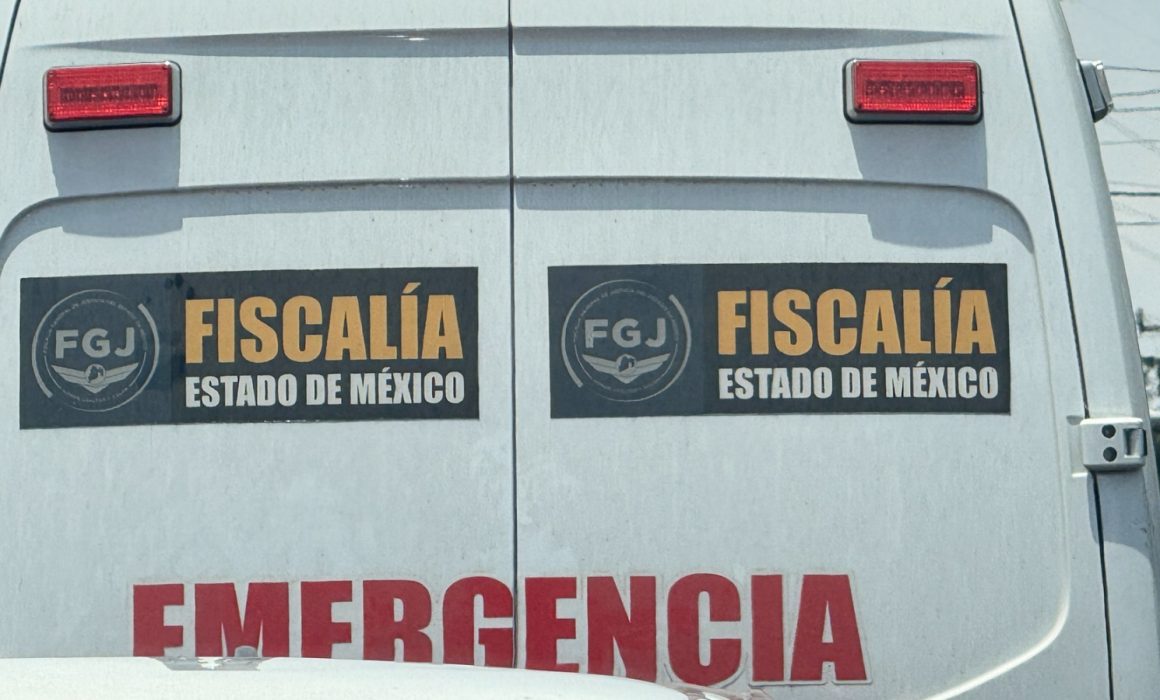 Hallan cadáver de hombre en canal de aguas negras en Toluca, Estado de México