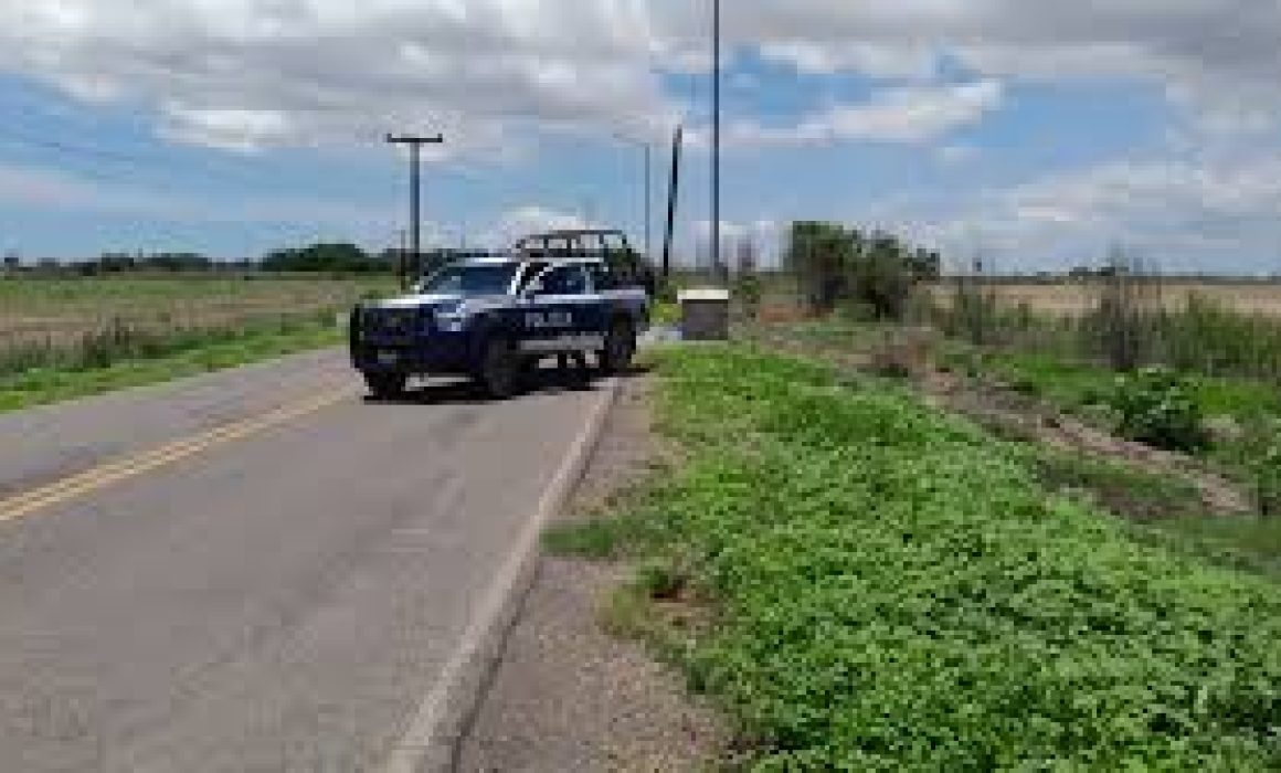 Hallan muerto a hombre baleado y arrojado en la carretera Texcoco-Lechería, en Acolman