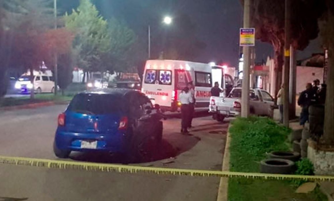 Hallan muerto a hombre tras sufrir infarto y chocar en Chalco