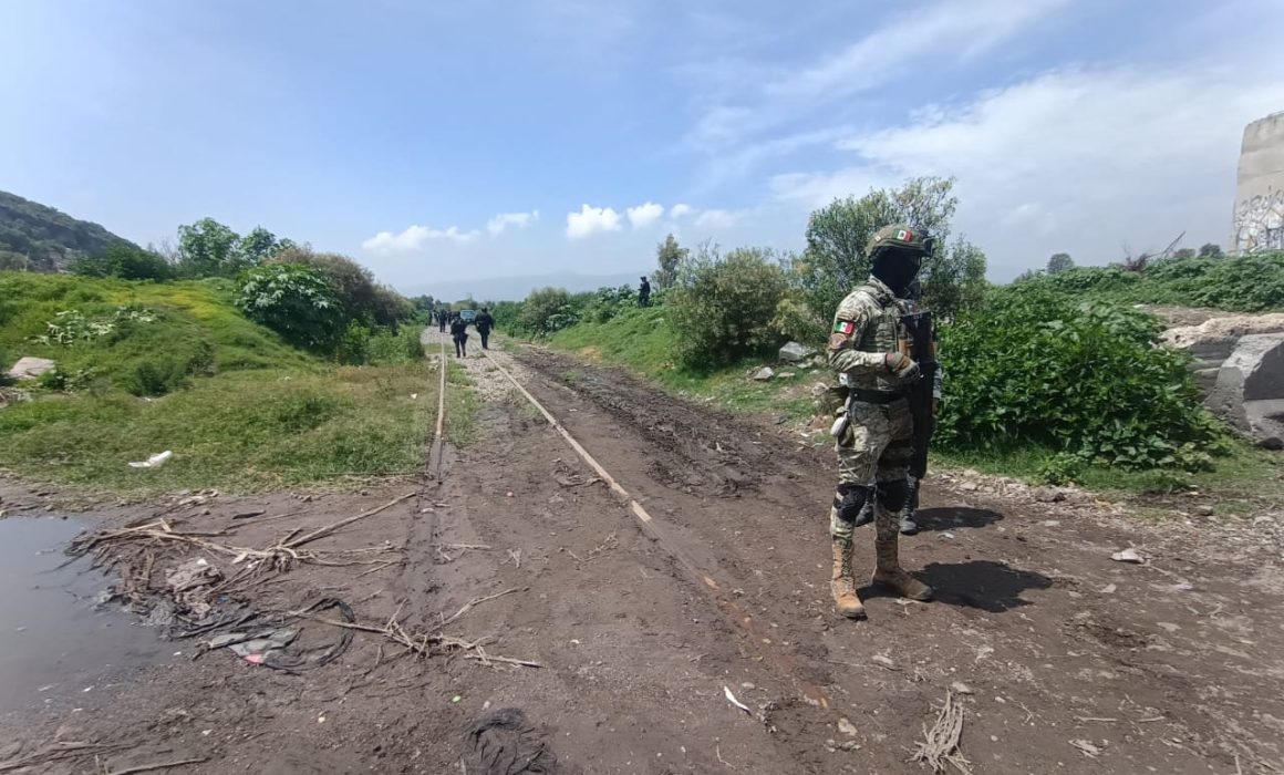 Hallan restos humanos en bolsas en Valle de Chalco; detienen a una familia como presuntos responsables