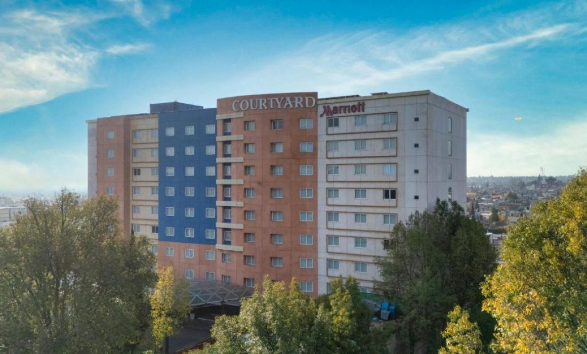 Hallan sin vida a hombre en habitación de hotel en Toluca; Investigan causas