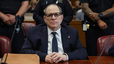 Harvey Weinstein contempla declarar en su nuevo juicio en Nueva York