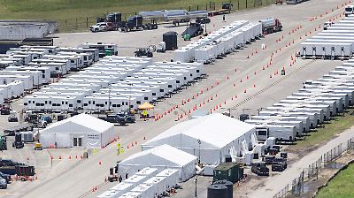 Hermanos mexicanos detenidos en Alligator Alcatraz regresan a México sin cargos y con permisos en EE.UU.