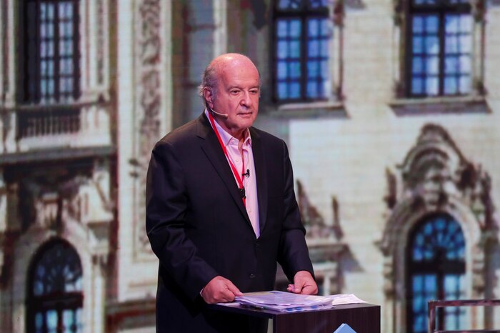 Hernando de Soto confirma que no conoció a Ghislaine Maxwell ni a Jeffrey Epstein y condena sus delitos