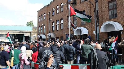 Historia en Londres: Italia izó por primera vez la bandera de Palestina en su nueva embajada tras reconocimiento del Reino Unido