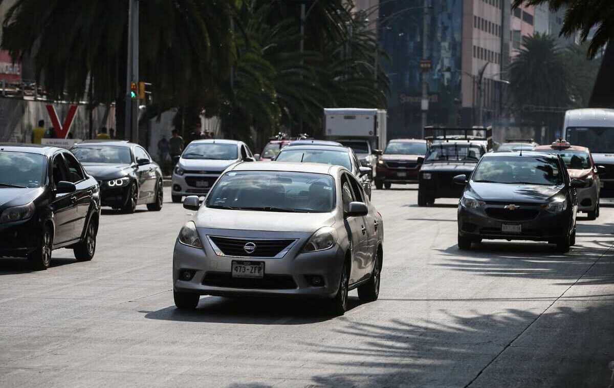 ¡Hoy No Circula 21 de diciembre 2025! Descubre qué autos descansan en CDMX y Edomex este domingo