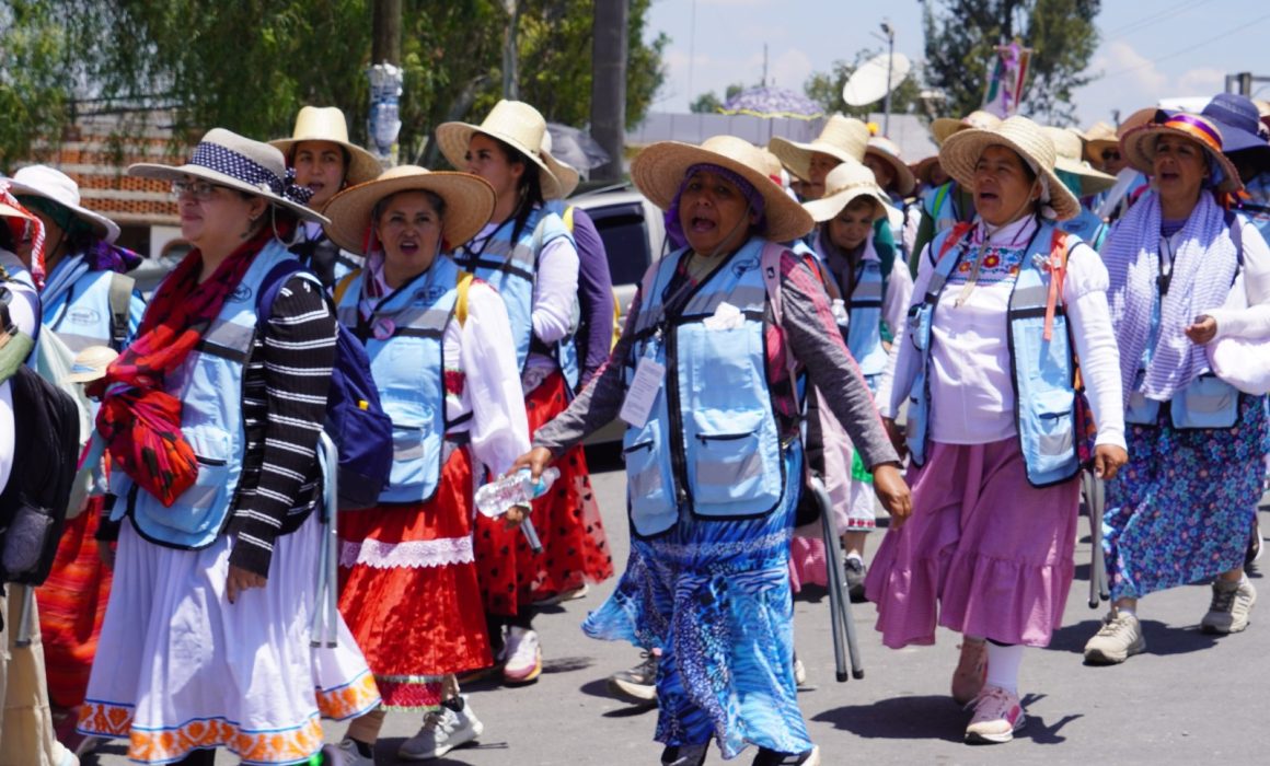 Huehuetoca ofrece apoyo y descanso a mujeres devotas en peregrinación hacia la Basílica de Guadalupe