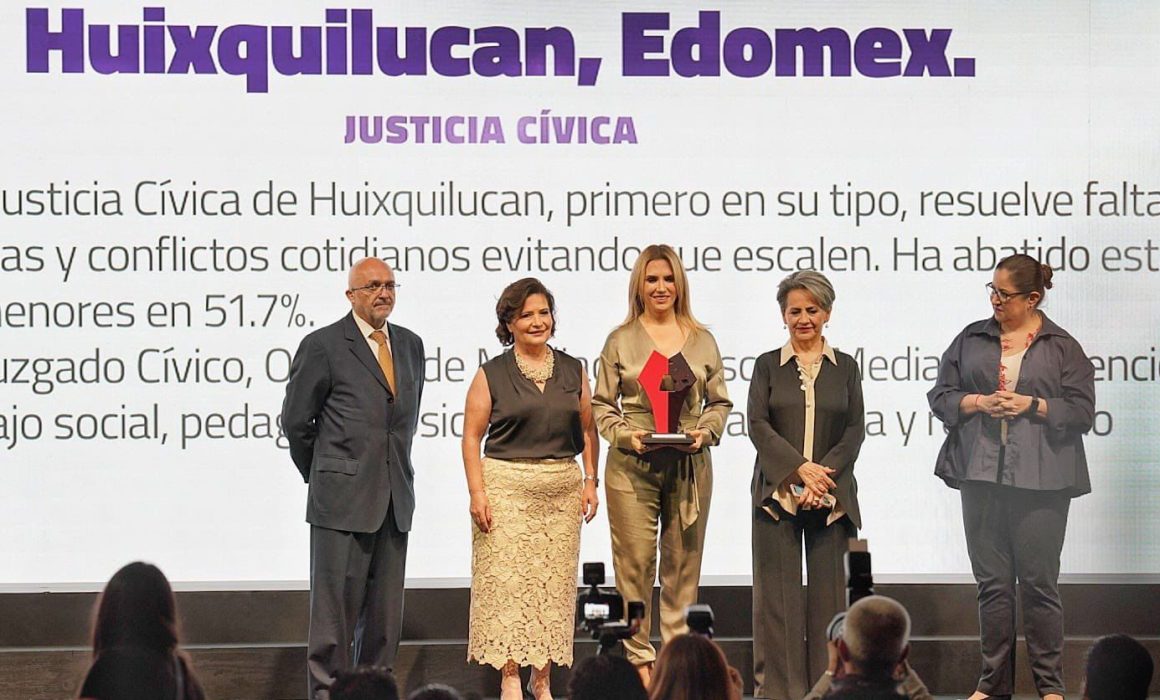 Huixquilucan recibe premio por su innovador Centro de Justicia Cívica y mejora en Calidad de Vida