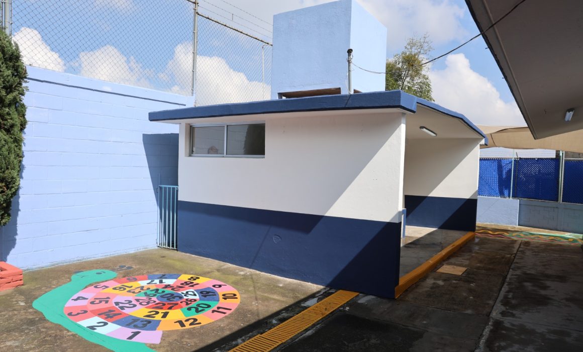 Huixquilucan renueva espacios educativos en jardín de niños Sor Juana Inés de la Cruz