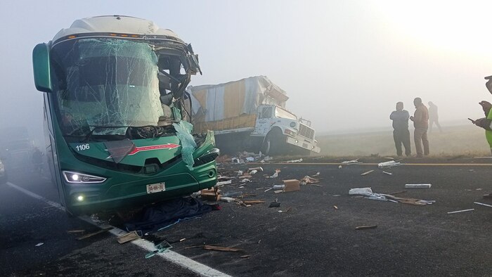 IMSS y IMSS Bienestar activan protocolos de emergencia tras accidente múltiple en el Libramiento Bicentenario, Estado de México