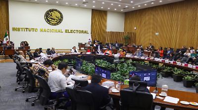 INE suspende indefinidamente revisión para validar elección de jueces tras incumplimientos en requisitos académicos