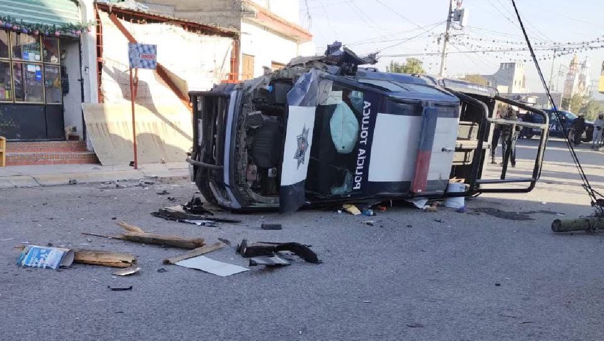 Impacta crisis de salud a oficial en Toluca: volcadura y daños en la comunidad de San Diego Linares