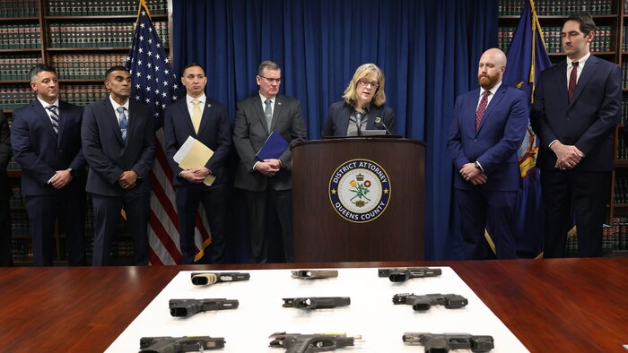 Impactante Megaoperativo en Queens: 32 Arrestos y la Revelación de la Pandilla Más Peligrosa en la Historia del Distrito