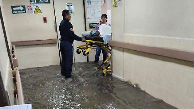 Impacto de la tormenta en el oriente del Edomex: hospital inundado y calles afectadas