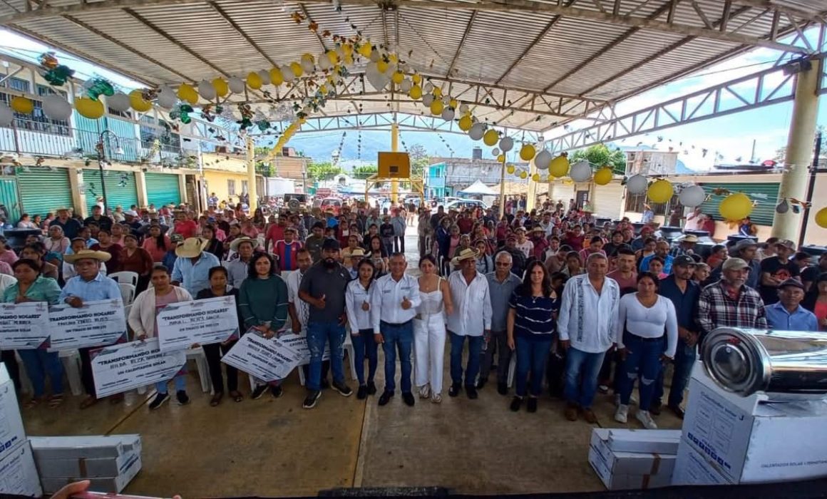 Impulso al bienestar en Tlatlaya: entregan tinacos y calentadores solares a más de 1,500 hogares del sur del Estado de México