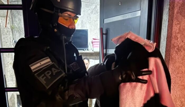 Incautan más de mil dosis de drogas y detienen a pareja en Córdoba en operativo antidrogas