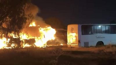 Incendian cuatro autobuses de la línea Teotihuacán en Tezoyuca