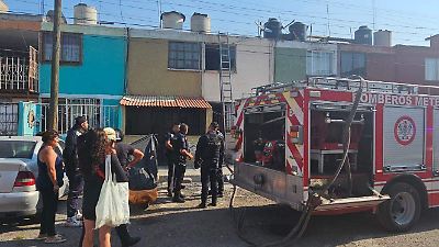 Incendio de casa en Metepec alerta a vecinos de San José La Pila 