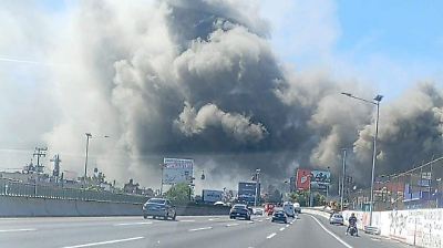 Incendio devora fábrica de colchones en Ecatepec y provoca evacuaciones y suspensión de servicios