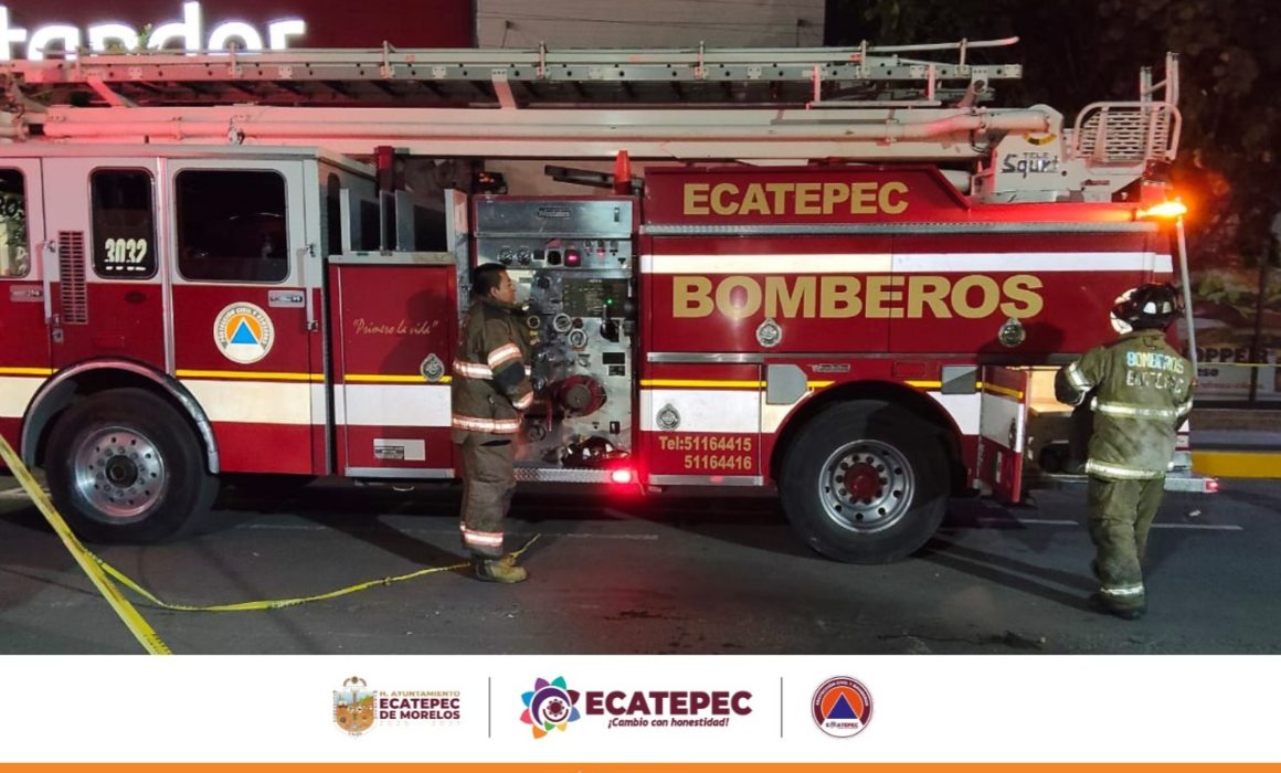 Incendio en Ecatepec provoca la muerte de una mujer de 85 años y deja daños en dos automóviles y una motocicleta