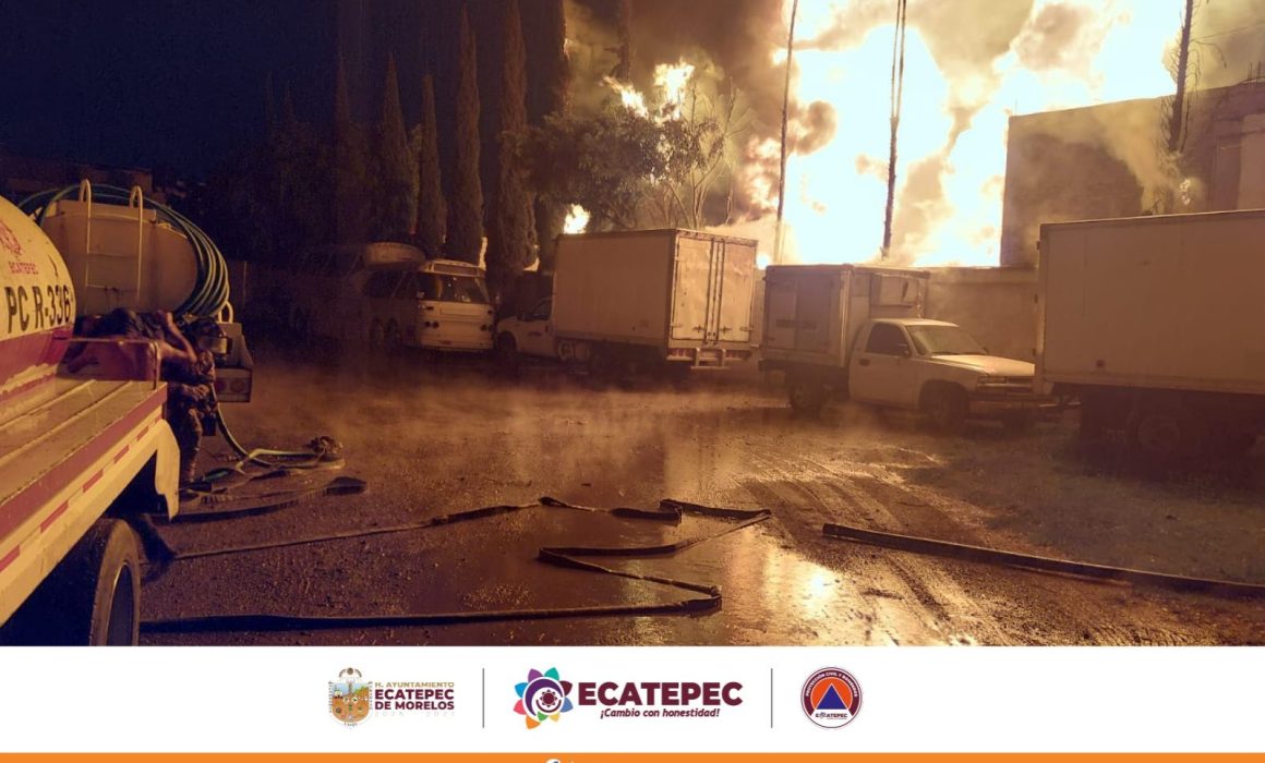 Incendio en fábrica de químicos en Ecatepec moviliza a cuerpos de emergencia y obliga a evacuar familias