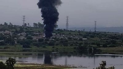 Incendio en predio de Coyotepec alertó por quema de llantas y sospechas de recicladores
