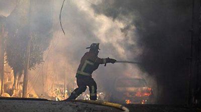 Incendio en relleno sanitario del Bordo de Xochiaca moviliza a Bomberos de Neza