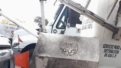 Incidente en Ixtapaluca: Incendio en manguera de pipa de gas genera alarma en la comunidad