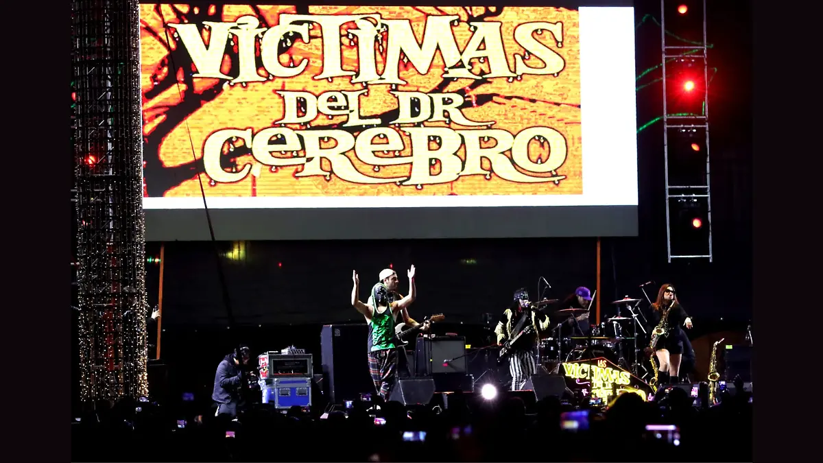 ¡Increíble celebración! Víctimas del Dr. Cerebro toman el Zócalo para conmemorar 35 años de su legado