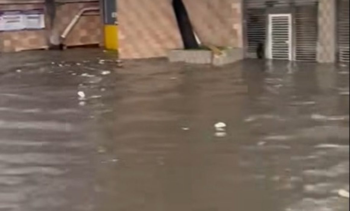 Incrementan las afectaciones en Ecatepec por lluvias y aguas negras en viviendas