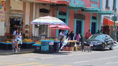Incremento del comercio ambulante en el centro de Toluca durante los fines de semana genera preocupación