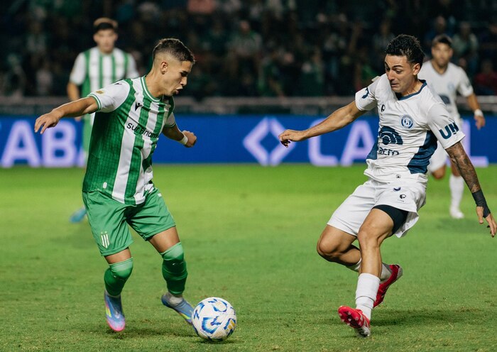 Independiente Rivadavia busca cerrar con triunfo ante Banfield en lucha por clasificar en la Liga Argentina