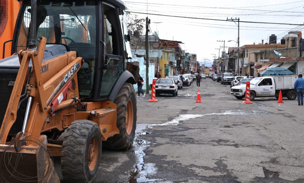 Inicia Toluca la pavimentación con concreto hidráulico en Cacalomacán para beneficiar a 14 mil habitantes