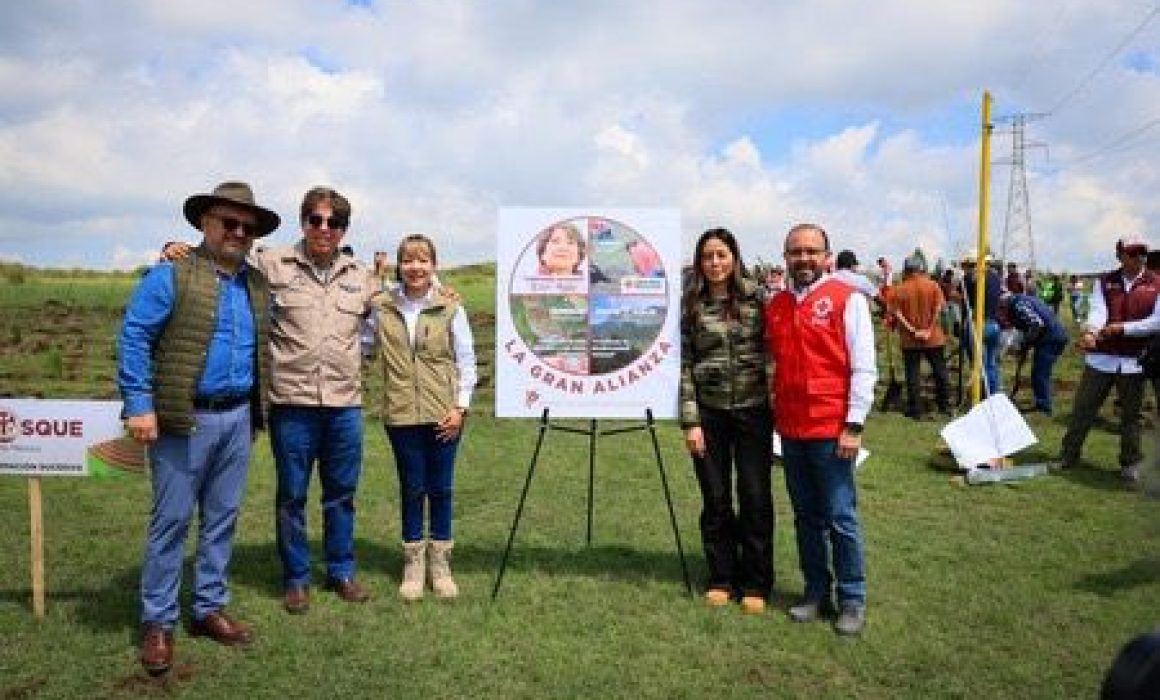 Inicia en Edomex la primera escuela-bosque con 5 mil árboles plantados en Jilotepec