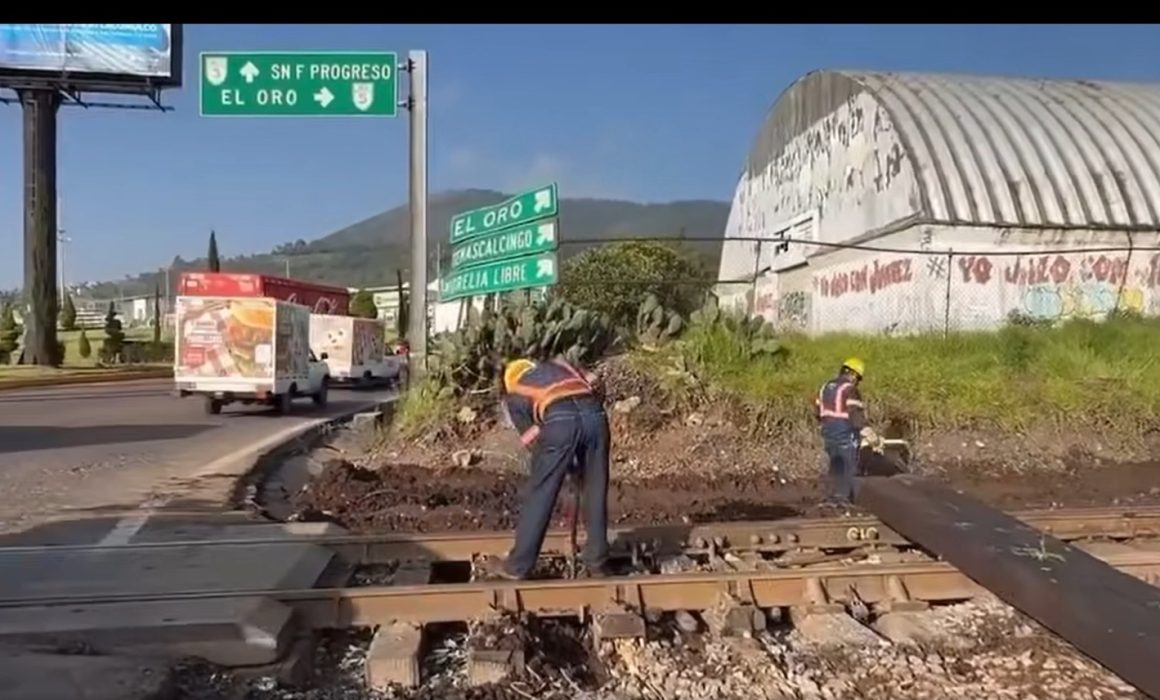 Instalan plumas de seguridad en cruce ferroviario tras trágico accidente en Atlacomulco
