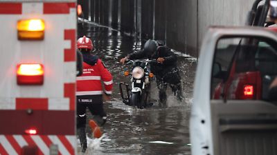 Intensa lluvia causa encharcamientos y tránsito lento en Toluca