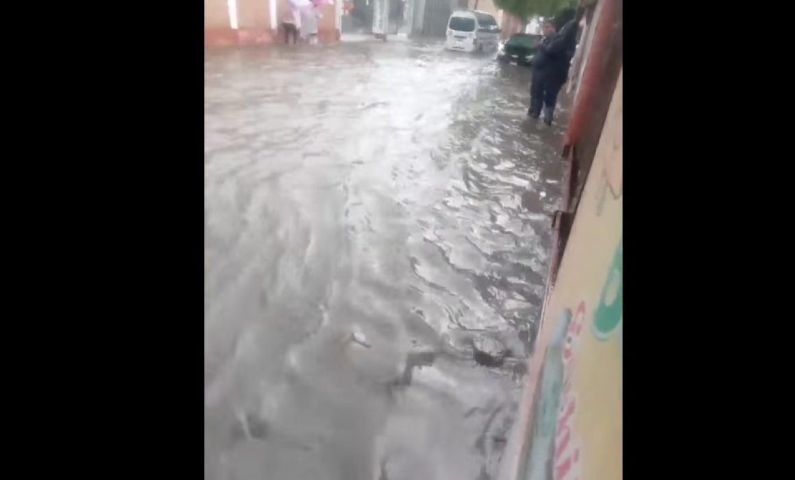 Intensas lluvias en el Estado de México generan inundaciones y afectan la movilidad