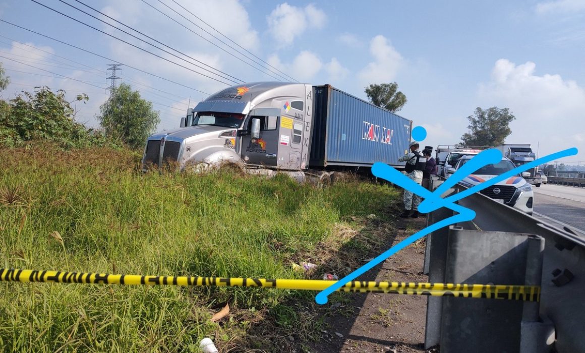 Intento de asalto en Coyotepec termina con disparo a conductor de tráiler