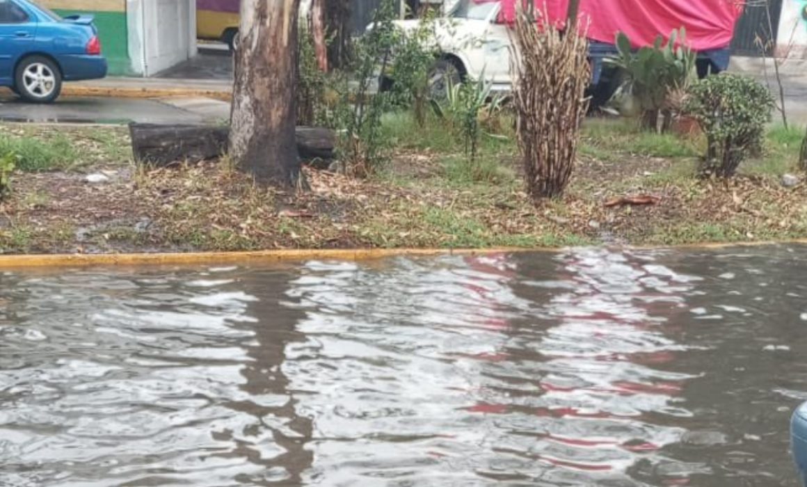 Inundaciones en Coacalco y otras zonas del Estado de México sin respuesta de autoridades