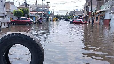 Inundaciones en Nezahualcóyotl: vecinos enfrentan afectaciones por intensas lluvias en el Valle de México