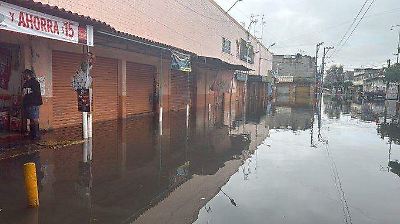 Inundaciones en Nezahualcóyotl persisten tras lluvia histórica en el Valle de México