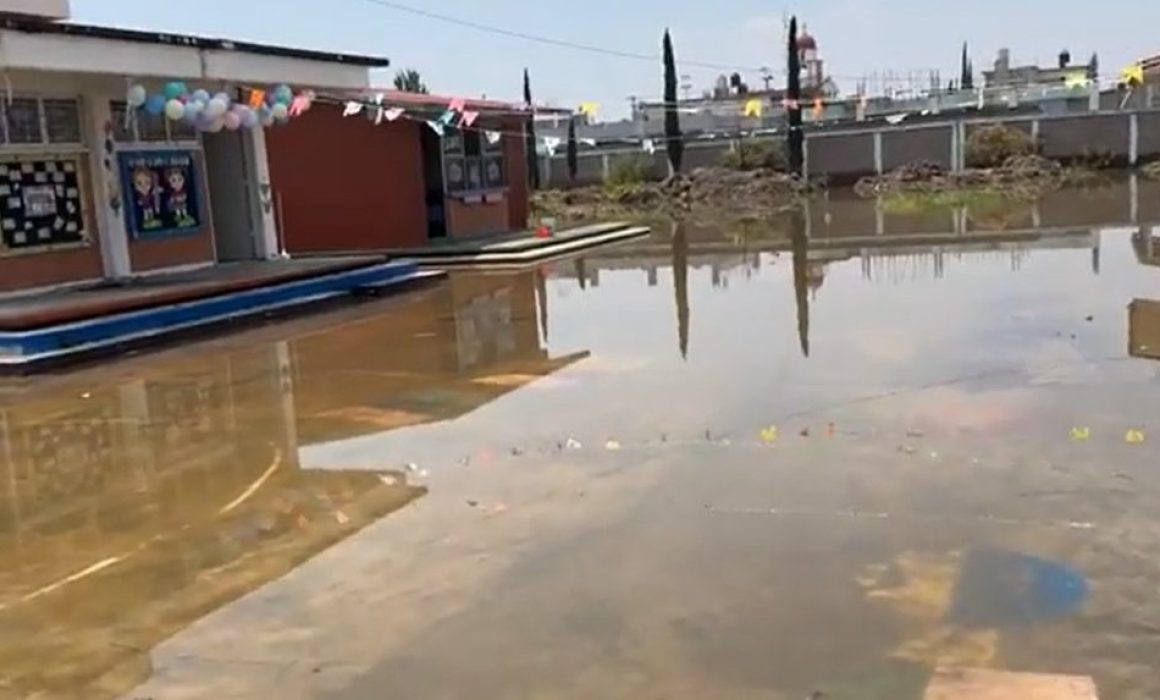 Inundaciones en escuelas de La Laguna Chiconautla, Ecatepec, evidencian fallas en drenaje y riesgos sanitarios